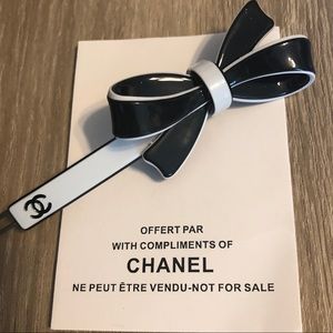 Chanel Beauty HAIR BARRETTE CLIP Bow black & white